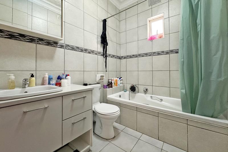 4 Bedroom Property for Sale in Sydenham Gauteng