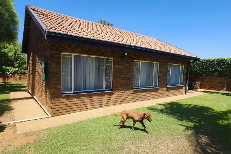 2 Bedroom Property for Sale in Garsfontein Gauteng