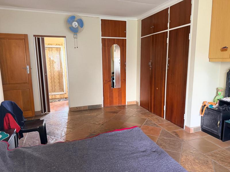 5 Bedroom Property for Sale in Erasmia Gauteng