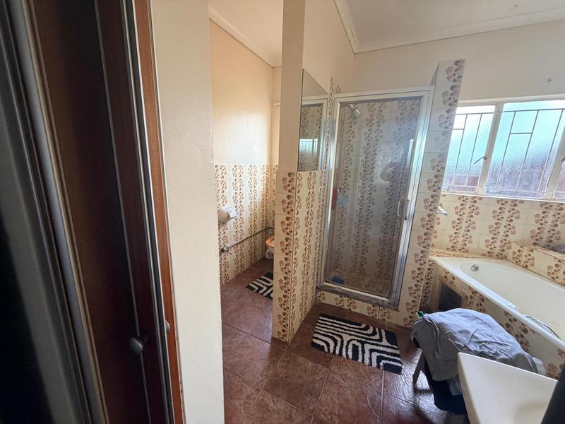 5 Bedroom Property for Sale in Erasmia Gauteng