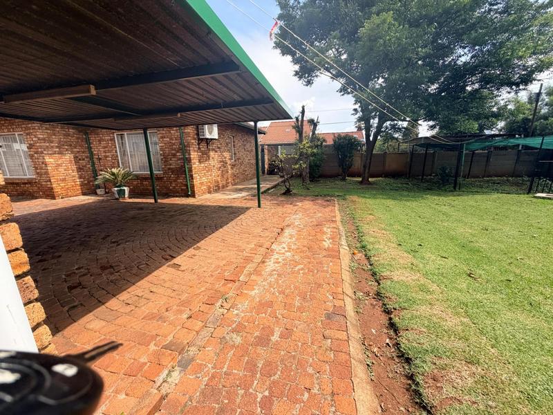 5 Bedroom Property for Sale in Erasmia Gauteng