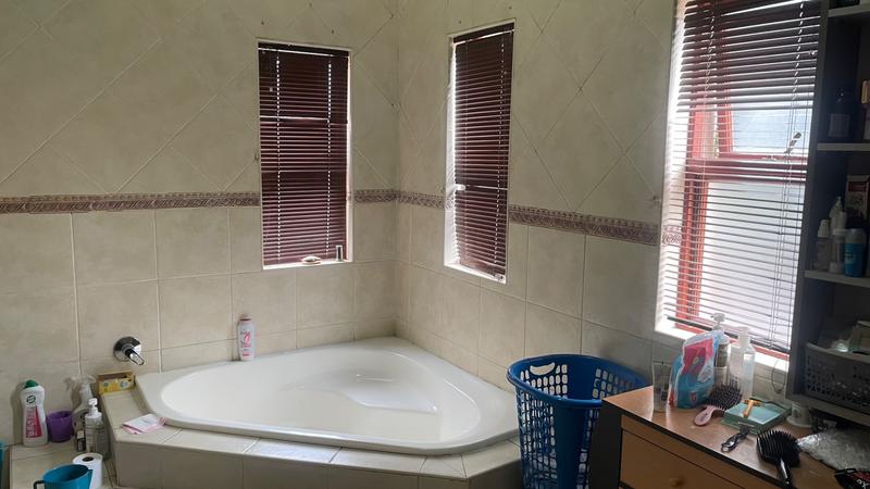 3 Bedroom Property for Sale in Eldoglen Gauteng