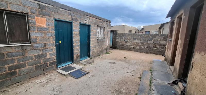 8 Bedroom Property for Sale in Tembisa Gauteng