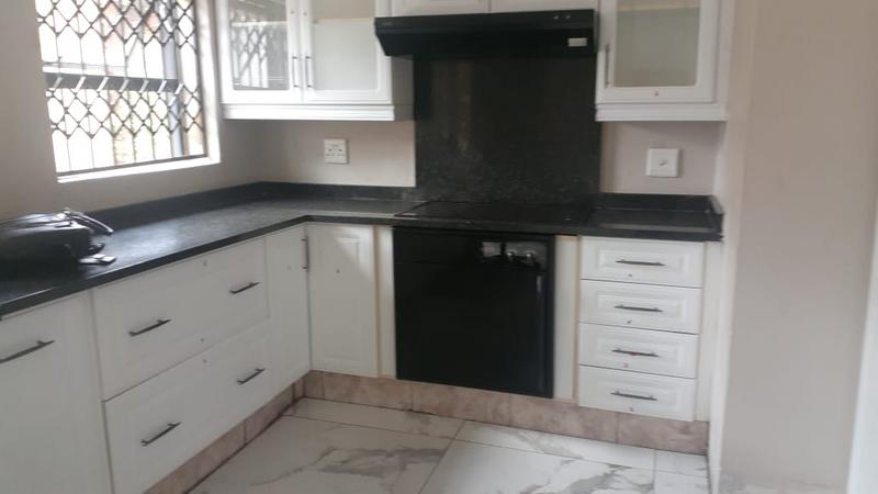 To Let 5 Bedroom Property for Rent in Glenhazel Gauteng