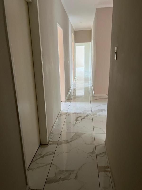 To Let 5 Bedroom Property for Rent in Glenhazel Gauteng