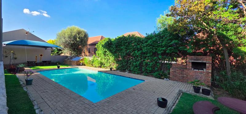 To Let 2 Bedroom Property for Rent in Sundowner Gauteng