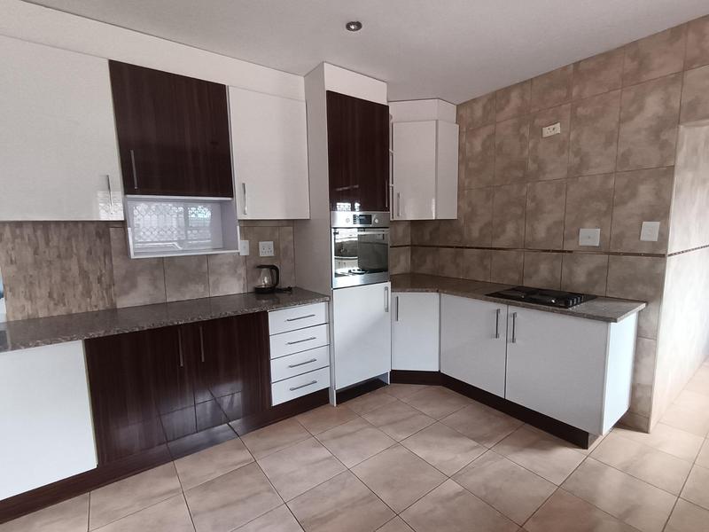 To Let 3 Bedroom Property for Rent in Dawnview Gauteng