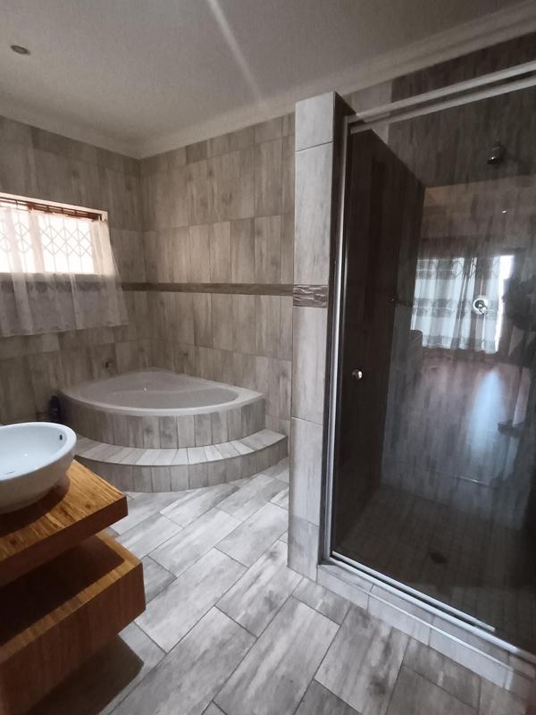 To Let 3 Bedroom Property for Rent in Dawnview Gauteng