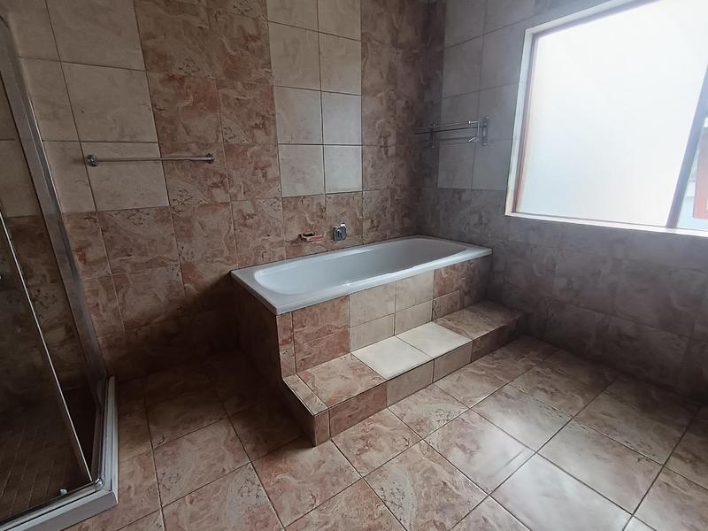 To Let 3 Bedroom Property for Rent in Dawnview Gauteng