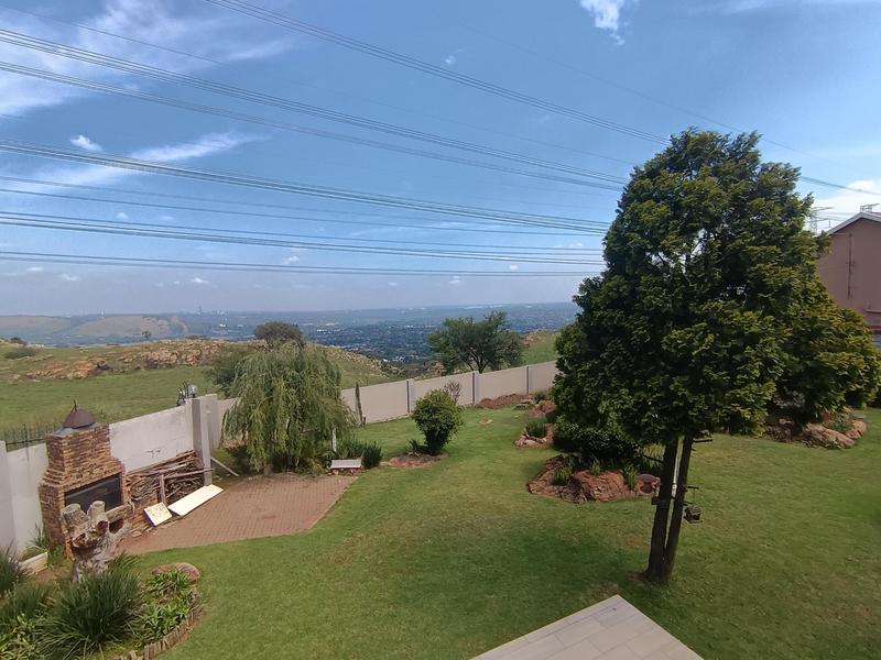 To Let 3 Bedroom Property for Rent in Dawnview Gauteng