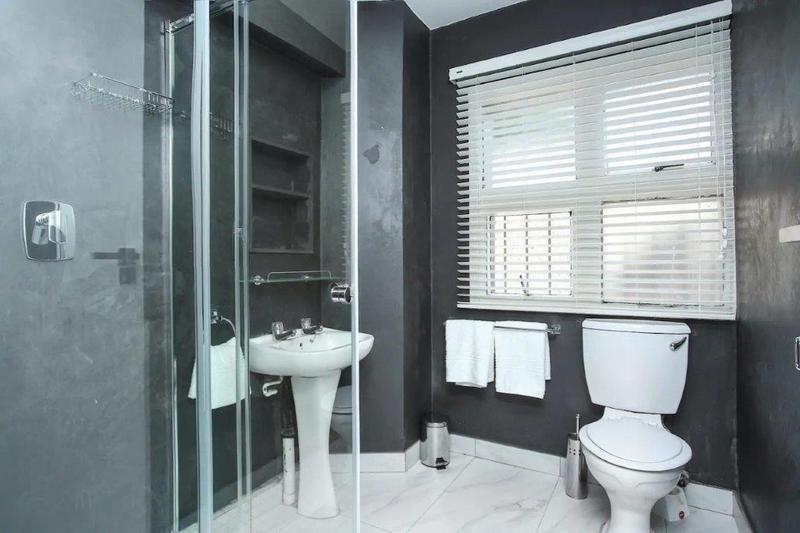 To Let 2 Bedroom Property for Rent in Eltonhill Gauteng