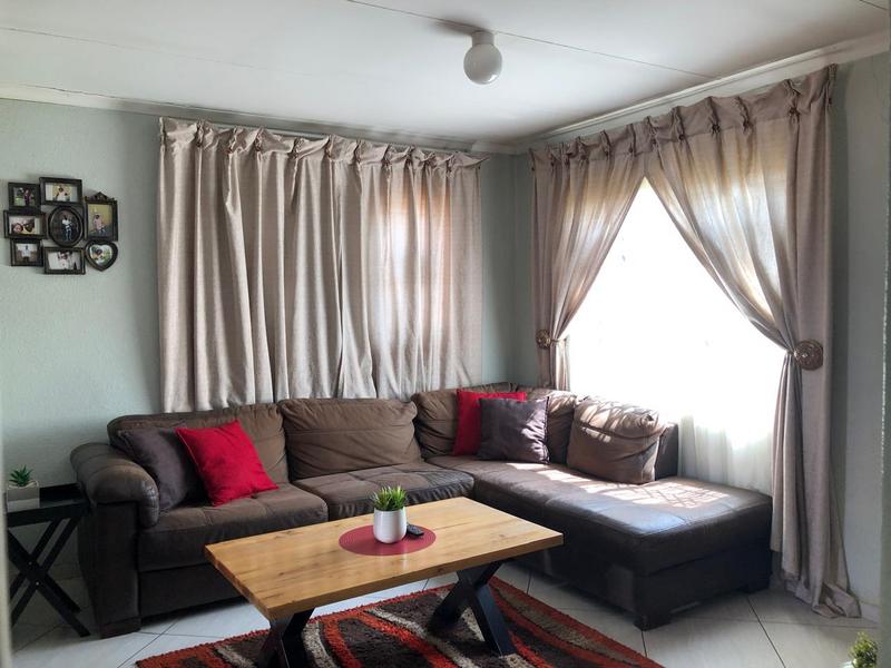 3 Bedroom Property for Sale in Rosslyn Gauteng