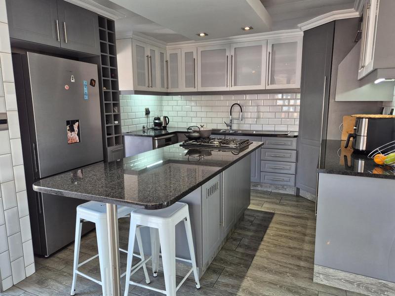 3 Bedroom Property for Sale in Bassonia Gauteng