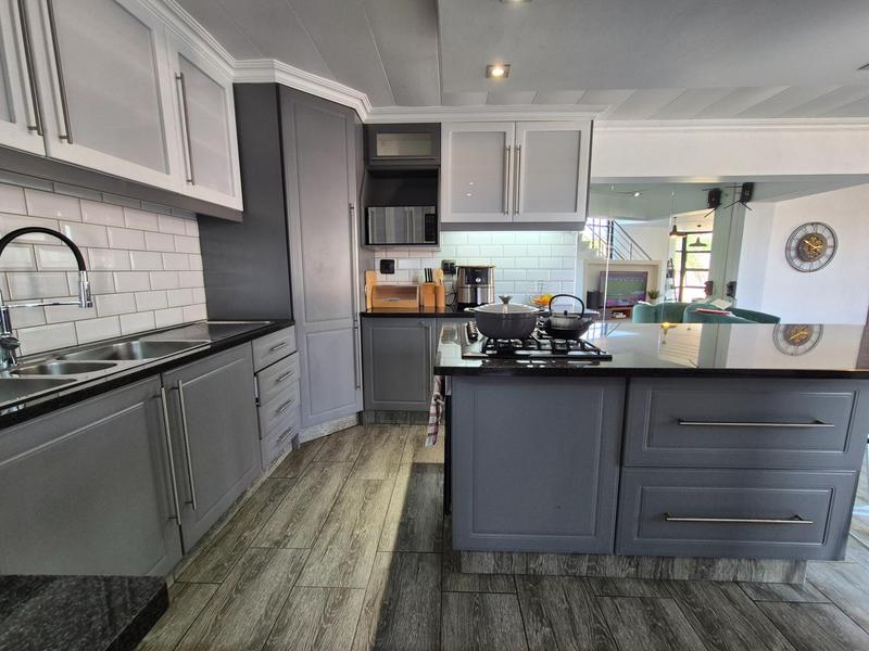 3 Bedroom Property for Sale in Bassonia Gauteng