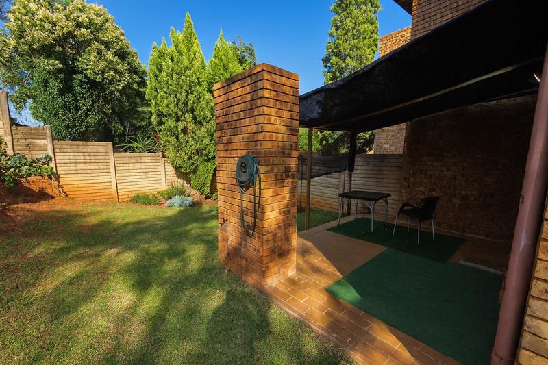 2 Bedroom Property for Sale in Faerie Glen Gauteng