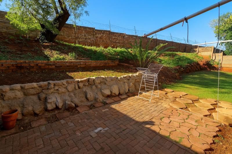 2 Bedroom Property for Sale in Faerie Glen Gauteng