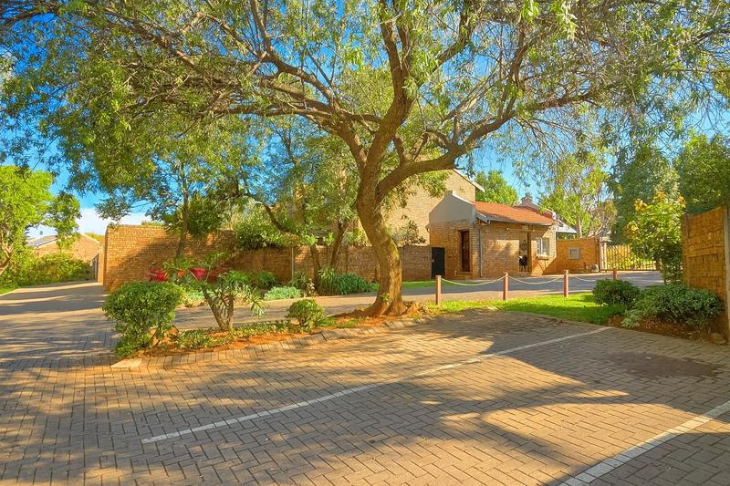 2 Bedroom Property for Sale in Faerie Glen Gauteng