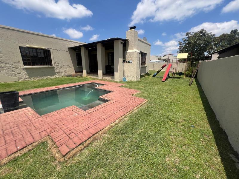 To Let 3 Bedroom Property for Rent in Eike Park Gauteng
