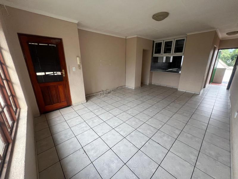To Let 2 Bedroom Property for Rent in Greenhills Gauteng