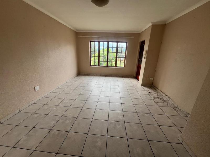 To Let 2 Bedroom Property for Rent in Greenhills Gauteng