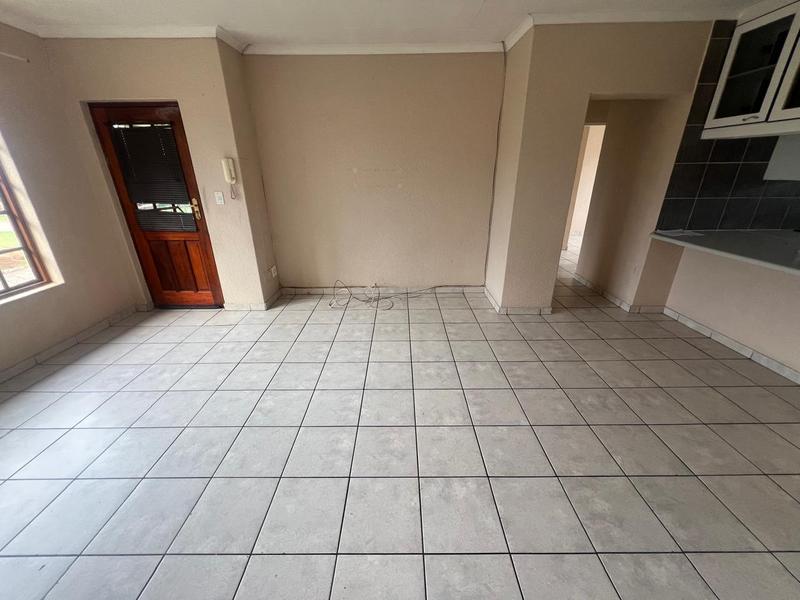 To Let 2 Bedroom Property for Rent in Greenhills Gauteng