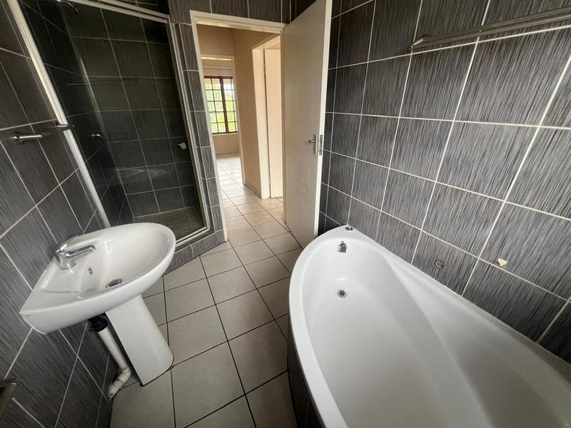To Let 2 Bedroom Property for Rent in Greenhills Gauteng