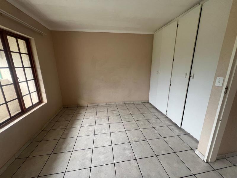 To Let 2 Bedroom Property for Rent in Greenhills Gauteng