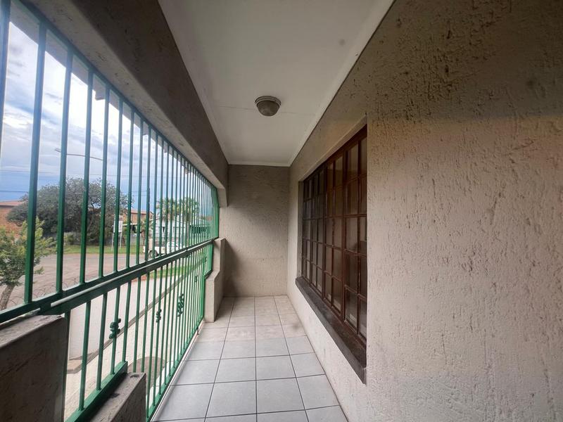 To Let 2 Bedroom Property for Rent in Greenhills Gauteng