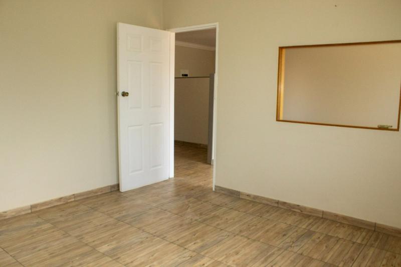 To Let commercial Property for Rent in Helderkruin Gauteng