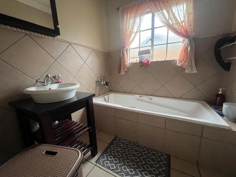 3 Bedroom Property for Sale in Greenhills Gauteng