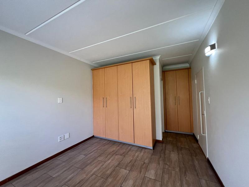 To Let 2 Bedroom Property for Rent in Atholl Gauteng