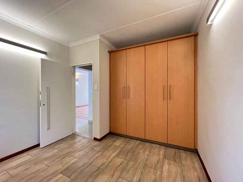 To Let 2 Bedroom Property for Rent in Atholl Gauteng