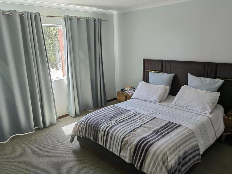 To Let 3 Bedroom Property for Rent in Broadacres Gauteng