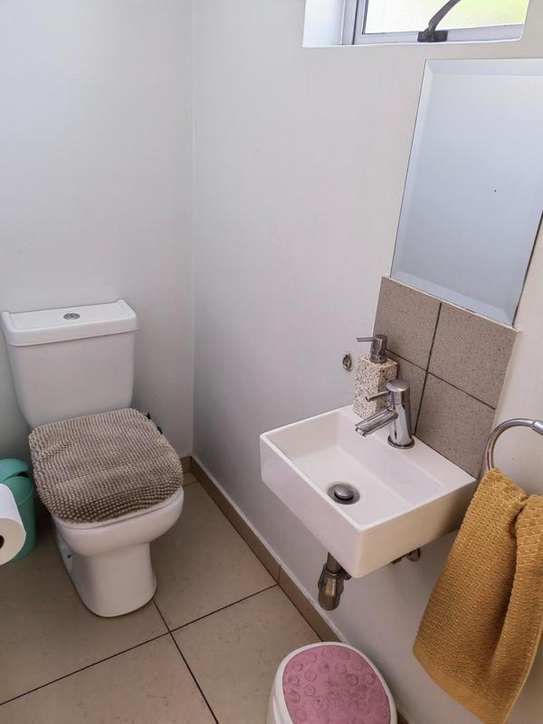 To Let 3 Bedroom Property for Rent in Broadacres Gauteng