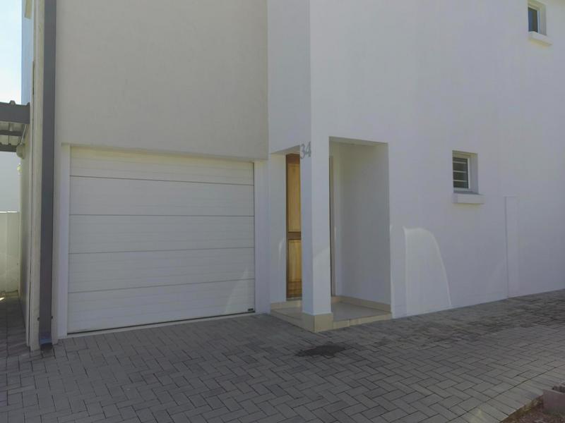 To Let 3 Bedroom Property for Rent in Broadacres Gauteng