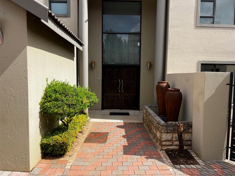 4 Bedroom Property for Sale in Midfield Estate Gauteng