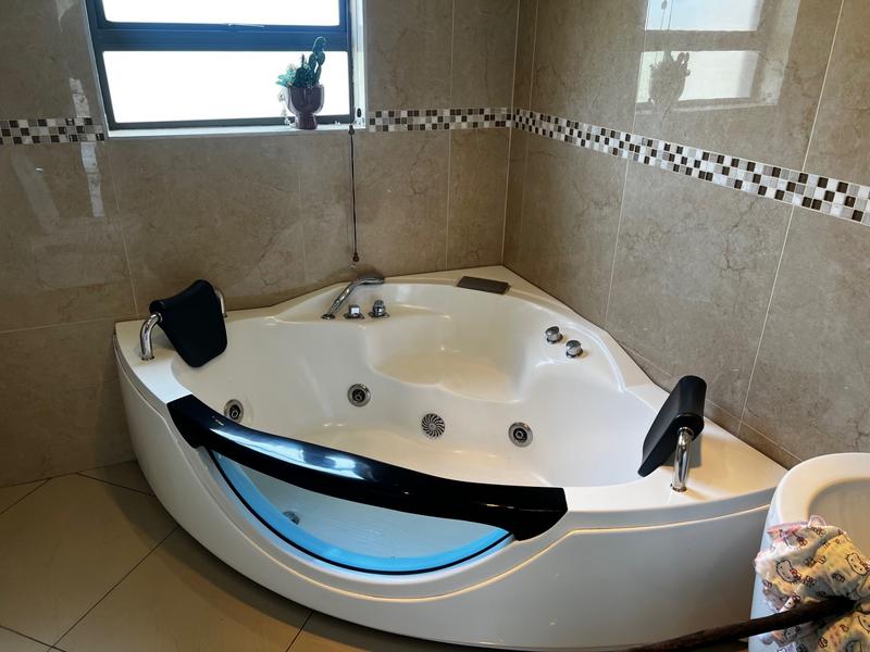 4 Bedroom Property for Sale in Midfield Estate Gauteng