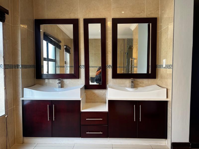 4 Bedroom Property for Sale in Midfield Estate Gauteng