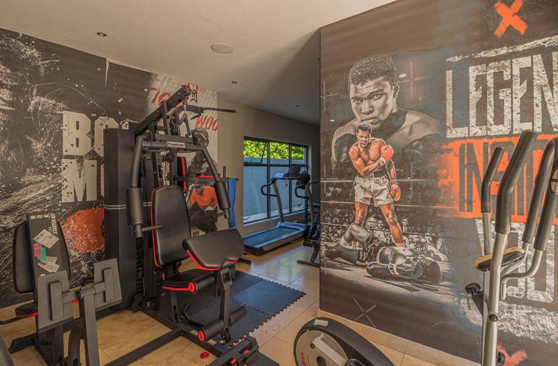 To Let 6 Bedroom Property for Rent in Midstream Ridge Gauteng