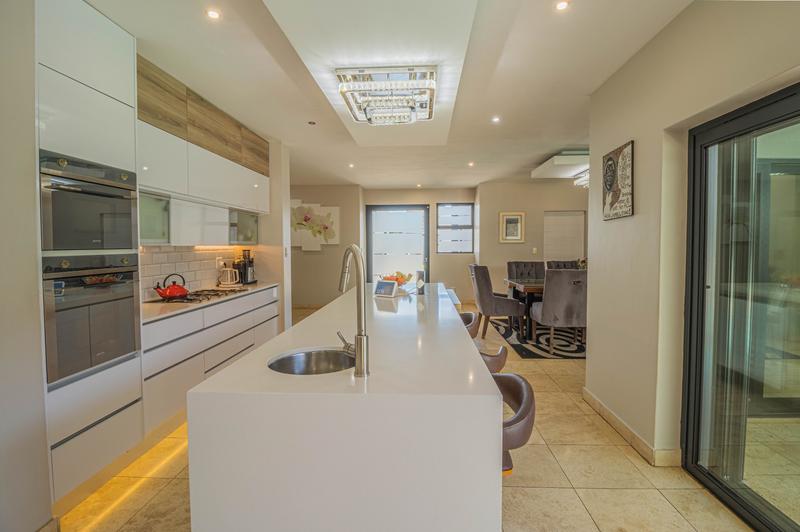 To Let 6 Bedroom Property for Rent in Midstream Ridge Gauteng