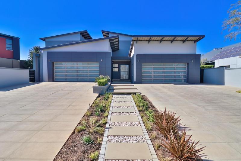 To Let 6 Bedroom Property for Rent in Midstream Ridge Gauteng