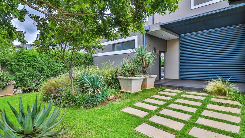 5 Bedroom Property for Sale in Midstream Ridge Gauteng