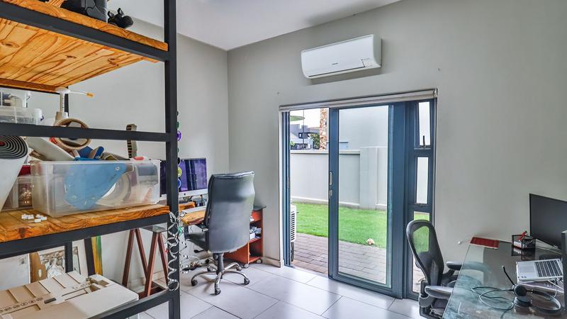 5 Bedroom Property for Sale in Midstream Ridge Gauteng