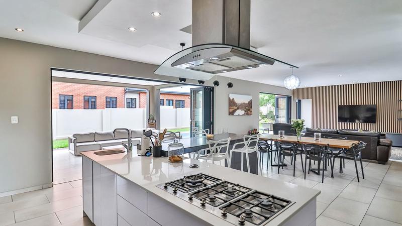 5 Bedroom Property for Sale in Midstream Ridge Gauteng