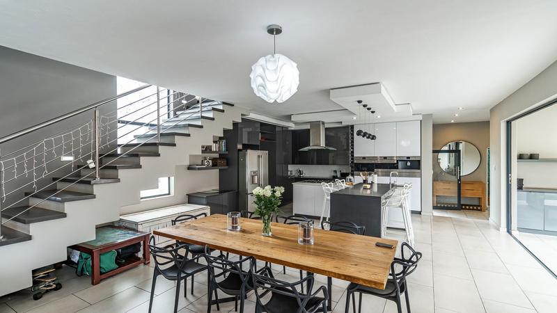 5 Bedroom Property for Sale in Midstream Ridge Gauteng