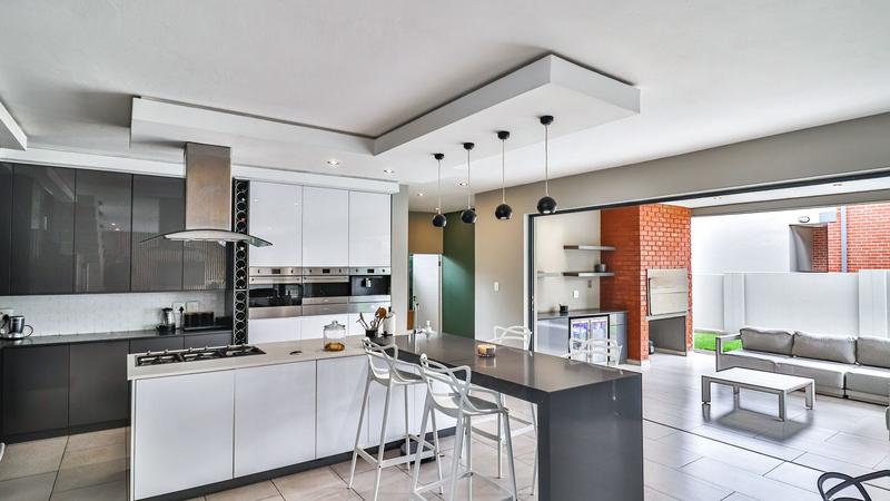 5 Bedroom Property for Sale in Midstream Ridge Gauteng