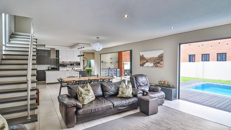 5 Bedroom Property for Sale in Midstream Ridge Gauteng