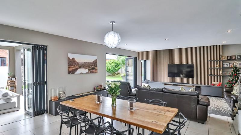 5 Bedroom Property for Sale in Midstream Ridge Gauteng