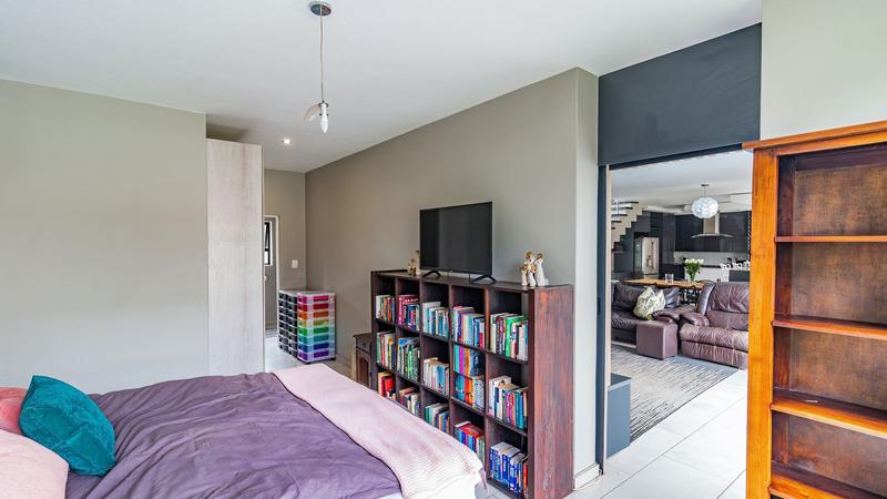 5 Bedroom Property for Sale in Midstream Ridge Gauteng