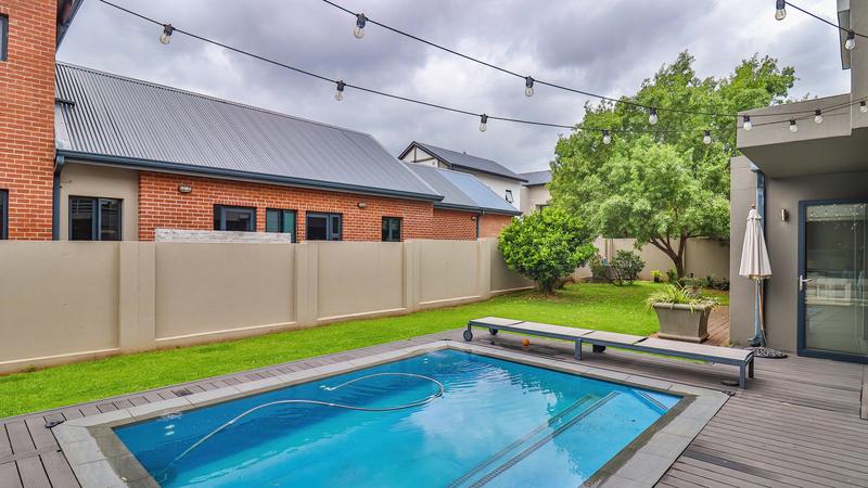 5 Bedroom Property for Sale in Midstream Ridge Gauteng